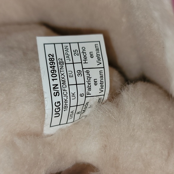 UGG CLASSIC SHORT SEQUIN PINK BOOTS - Picture 7 of 7